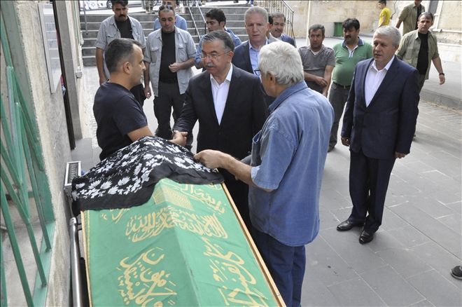 BAKAN YILMAZ, GÜRÜN´de CENAZE TÖRENİNE KATILDI