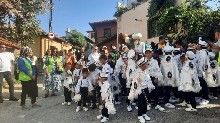 47 Sünnet Çocuğuna Düğün Yapıldı