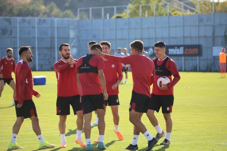 Sivasspor 3 Eksikle Çalıştı