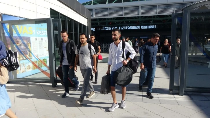 Sivas'ta Yüksek Hızlı Tren Uçağı Solladı