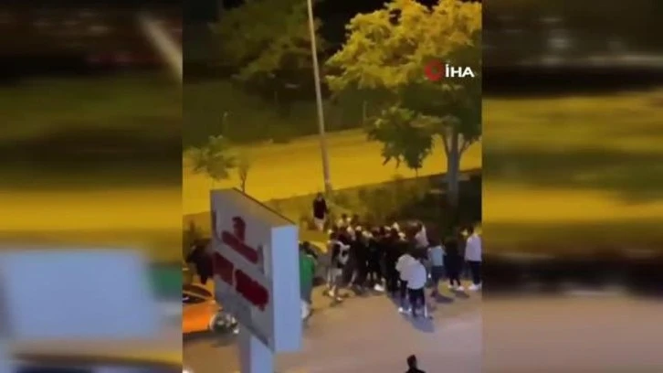 Düğün Çıkışındaki Kavga Cep Telefonu Kamerasına Yansıdı