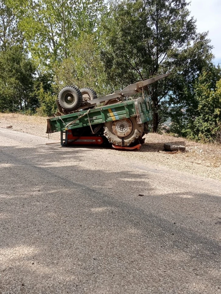 Sivas'tan Tokat'a Giden Traktör Devrildi