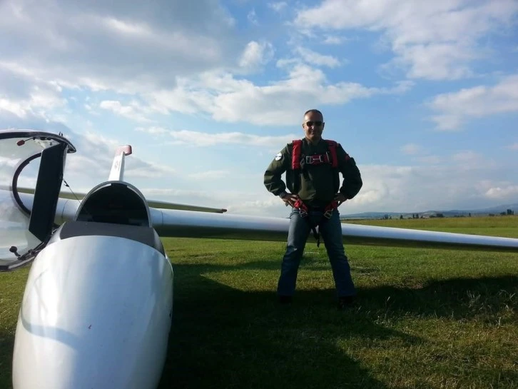 Yelkenkanatlar Çarpıştı Pilotlardan Biri Öldü Diğeriyse Yaralı