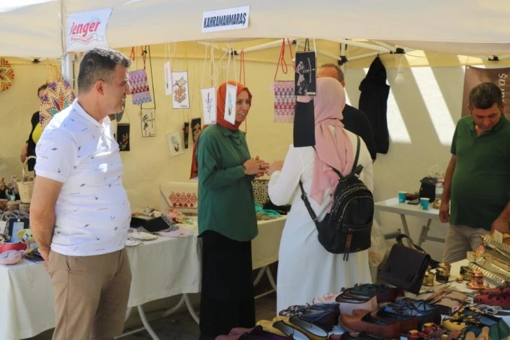 Depremzedeler Acılarını Üreterek Unutuyor