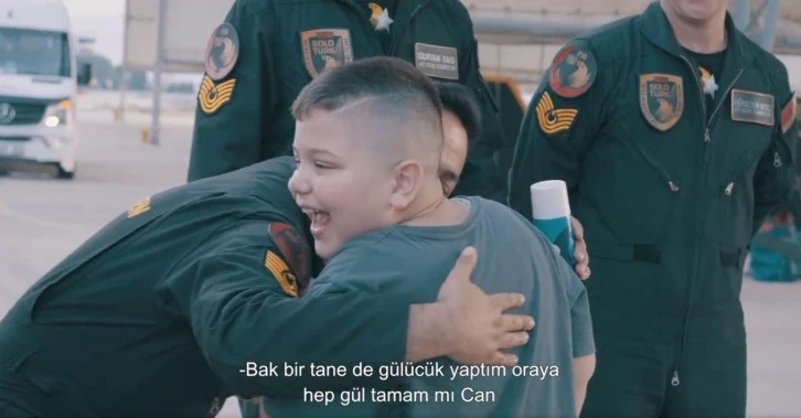 SOLOTÜRK'ten 4 Yaşındaki Can'a Karşılama