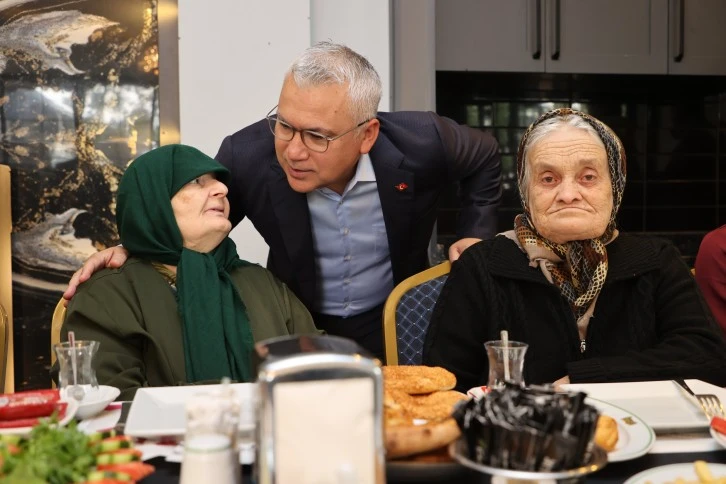 Vali Şimşek Huzurevinde