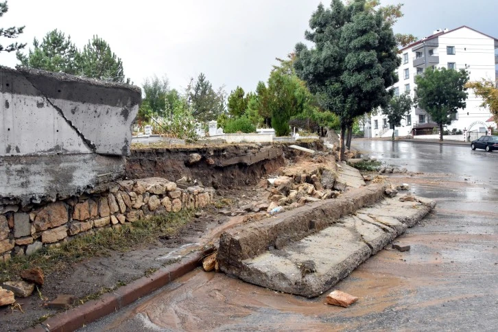 Ev ve İş Yerlerini Su bastı