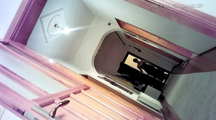 Meğer Hırsız Üst Katlarındaymış