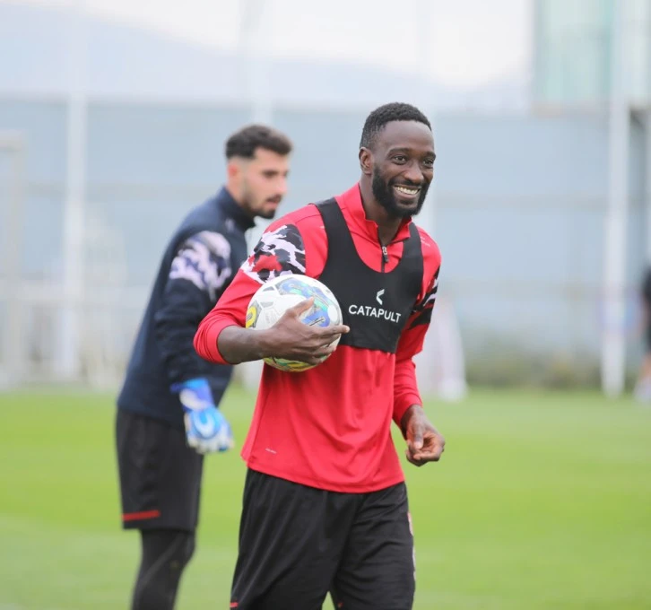 Sivasspor Yatabare'yi Mumla Arıyor!