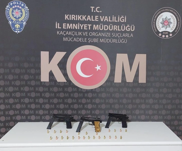 Torpidoya Gizlenen 3 Tabanca Polisten Kaçmadı