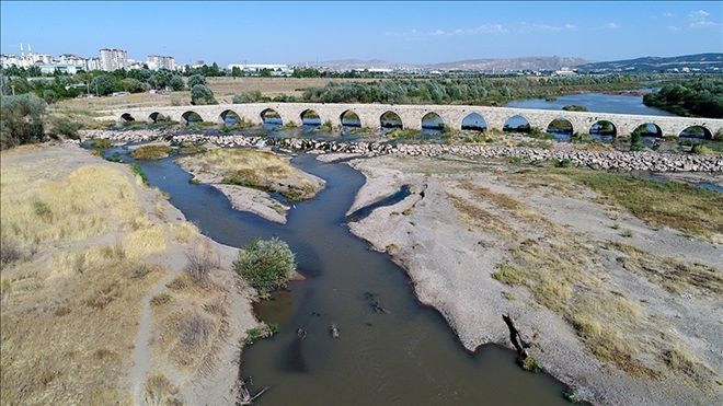 KIZILIRMAK´ta SON 5 YILIN EN DÜŞÜK DEBİSİ