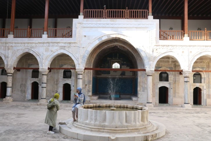 Cemal Karaca Saymayı Unuttu - Gökmedrese'yi 1 Milyon Kişinin Ziyaret Ettiğini İddia Etti - 1 Milyon Kişiyi Kimse Göremedi
