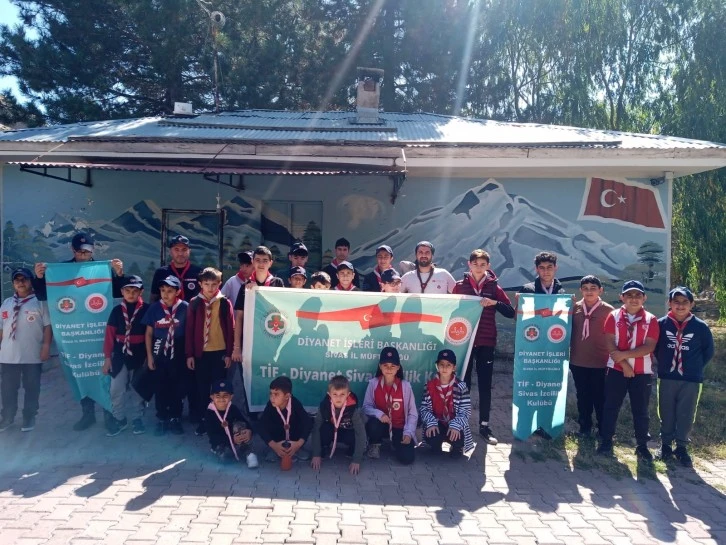 Sivaslı Gençler İzcilik Kampında Buluştu
