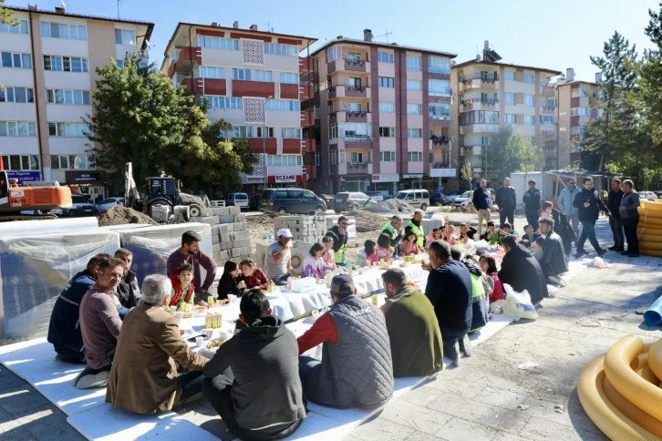 Minikler İşçilerle Kahvaltı Yaptı