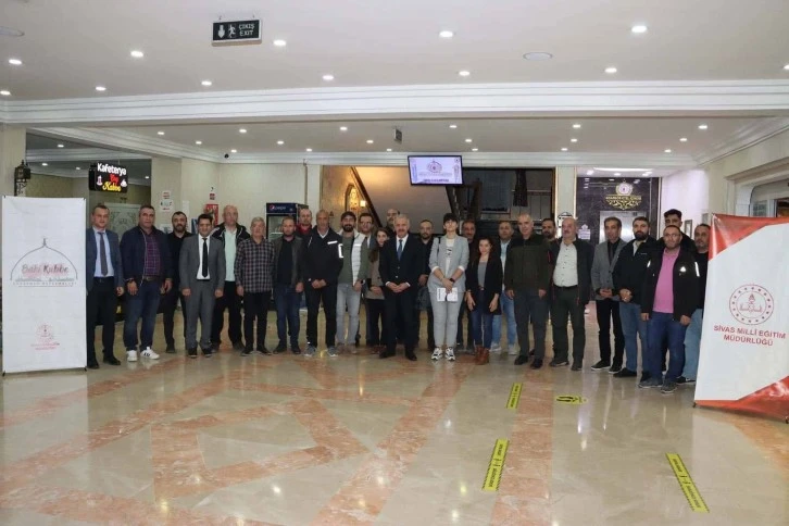 Yener Öğretmenlerle Bir Araya Geldi   