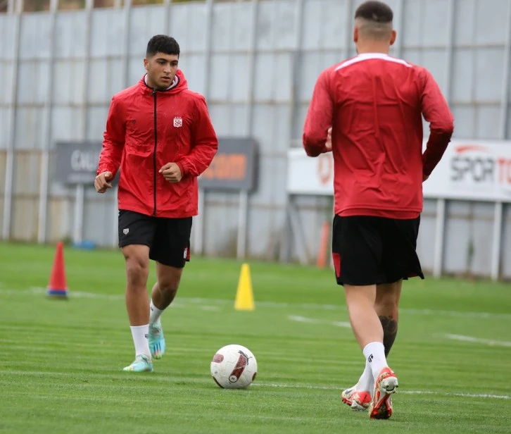 Sivasspor'un Genç Yıldızı Milli Formayı Giydi