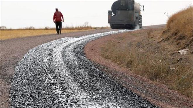 KIRSALDA ASFALT ÇALIŞMASI SÜRÜYOR