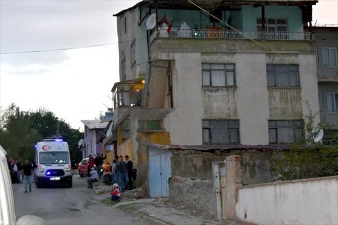 YALNIZ YAŞADIĞI EVDE ÖLÜ BULUNDU