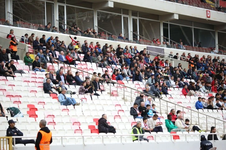 Sivasspor Taraftarı İlgisiz!