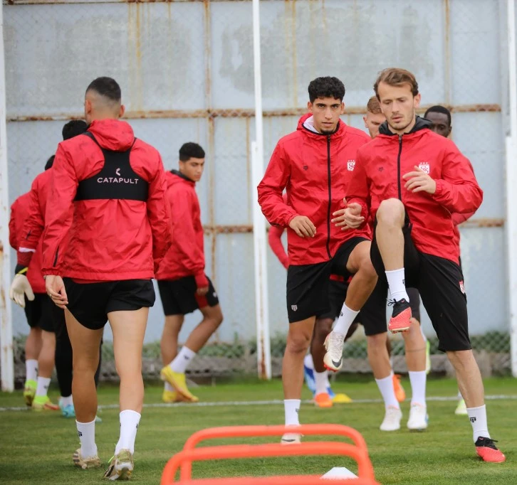 Sivasspor'da Hazırlıklar Başladı