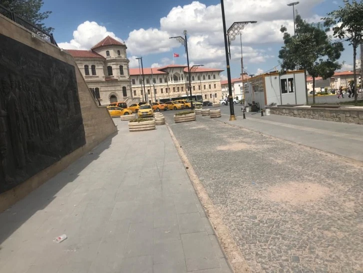 Meydana Bu Kulübe Oldu Mu?