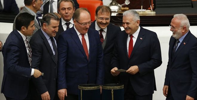 ANAYASA DEĞİŞİKLİĞİ TEKLİFİNDE 2´İNCİ MADDE KABUL EDİLDİ