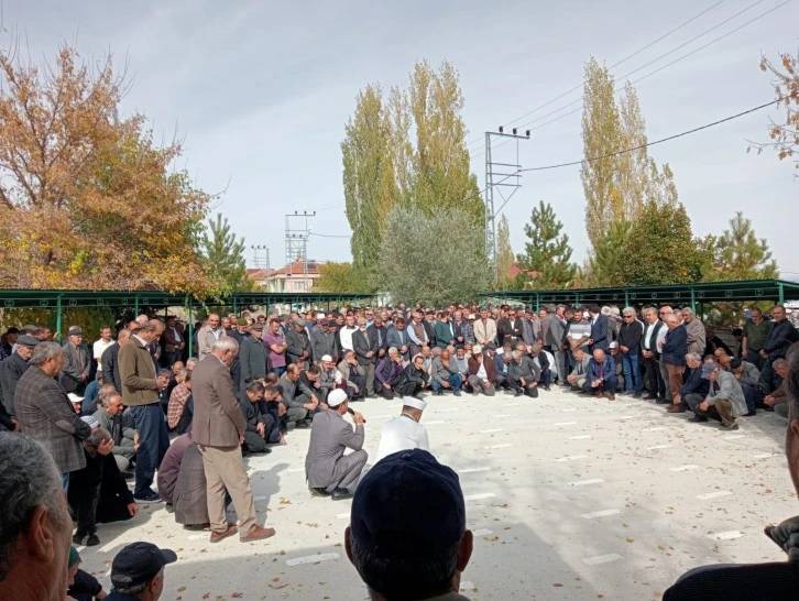 Kalp Krizinden Ölen İmama Veda