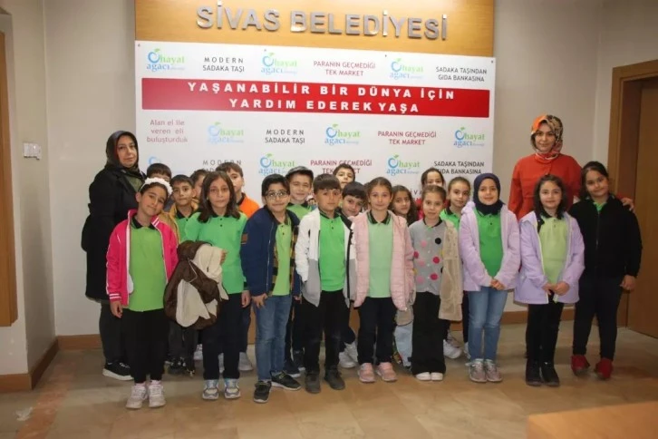 Öğrencilerden Oyuncak Bağışı