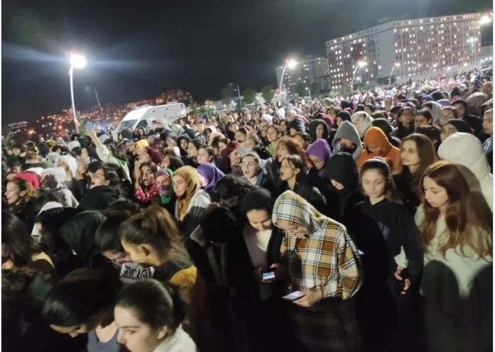 Sivas KYK'da Kız Öğrencinin Asansörde Mahsur Kaldığı Anlar