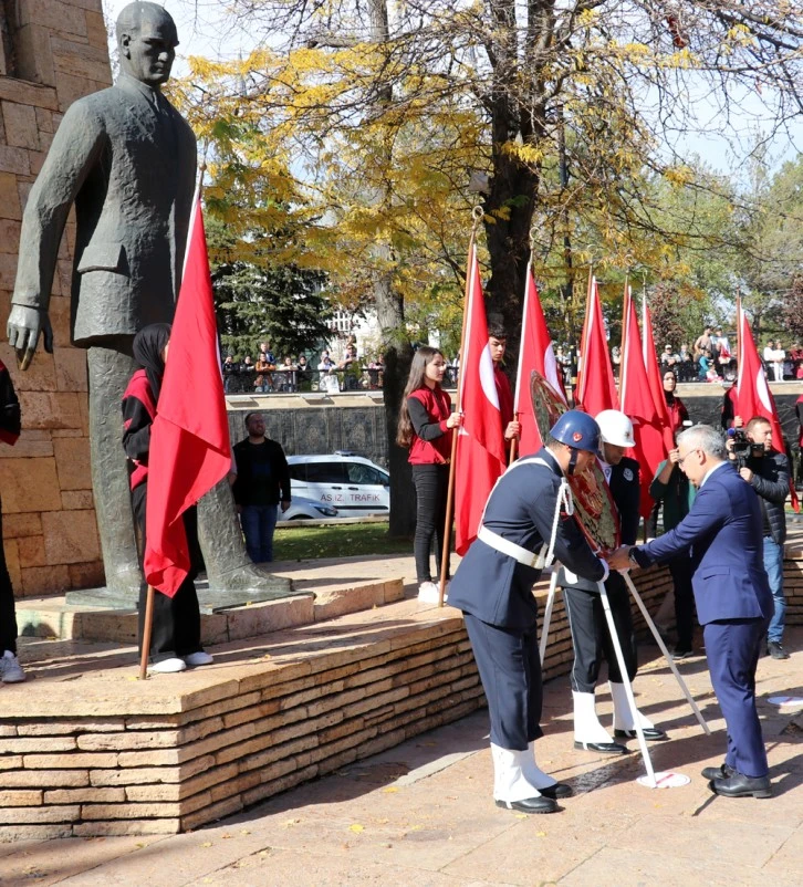 Sivas'ta Cumhuriyet'in 100. Yılı Kutlanıyor