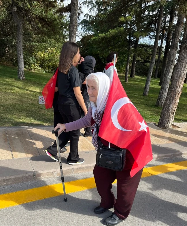  Anıtkabir’de Büyük Saygısızlık