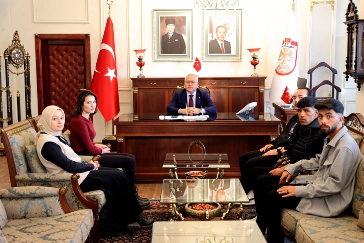 Sivas Valisi Yılmaz Şimşek'ten KYK Yurtlarında Sorunları Sözün Talimatı