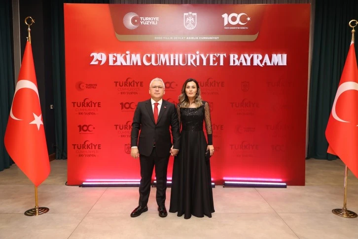 Sivas Valisi Yılmaz Şimşek Adını Altın Harflerle Yazdırdı