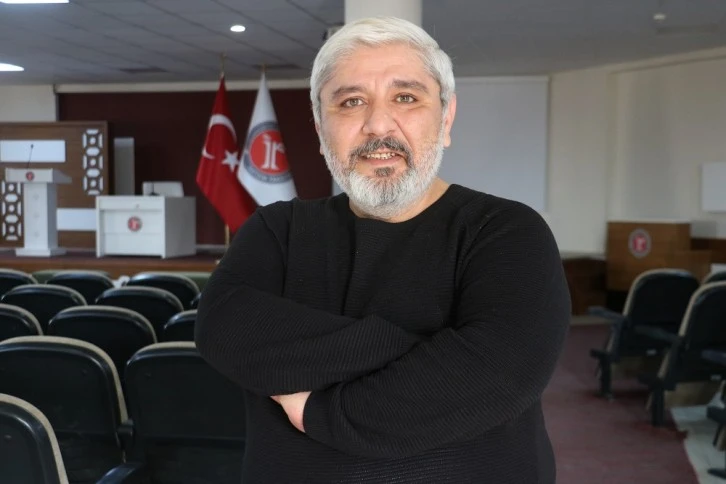 Sivaslı Bilim Adamı Uyardı: Yapay Zeka İçin Önlem Alınmalı