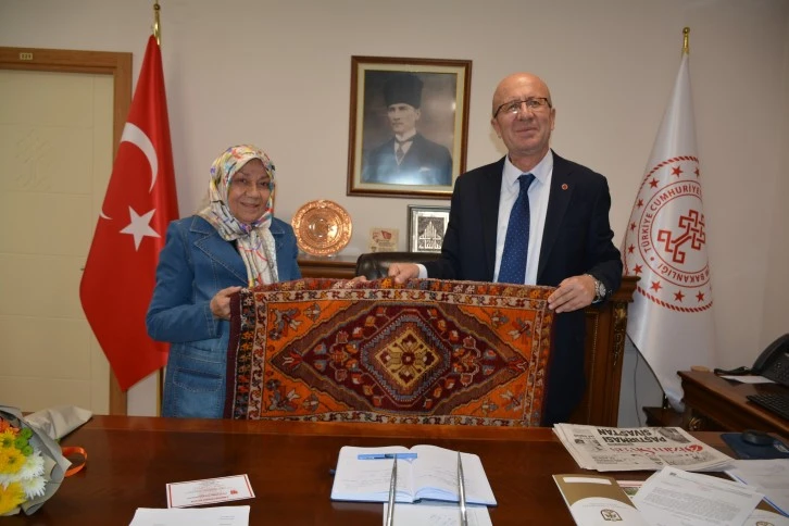 Emekli Öğretmenden Anlamlı Bağış