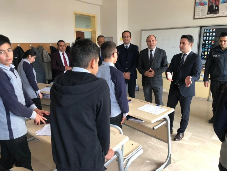 Kaymakam Zafer Okulları Ziyaret Etti