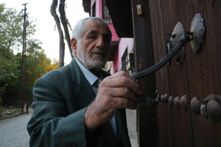 Bu Kapı Tokmakları Bir Geleneği Temsil Ediyor