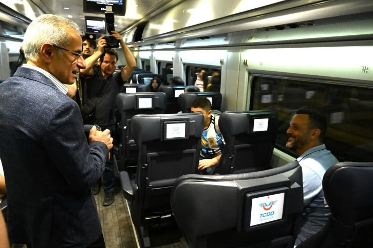 Sivaslılar YHT’yi Çok Sevdi