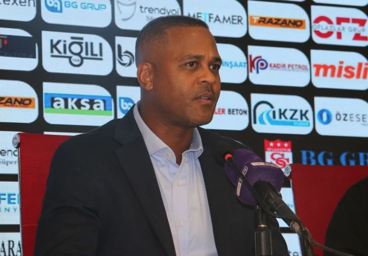 Patrick Kluivert Sivasspor'u Tebrik Etti