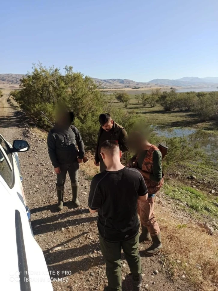 Sivas'ta Kaçak Avlanan 4 Kişi Yakalandı