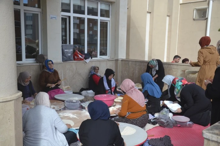 Sivaslı Öğrencilerden Filistin'e Destek