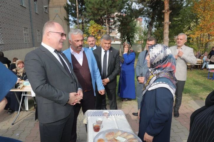 Öğrenciler ve Mahalle Sakinlerinden Anlamlı Etkinlik