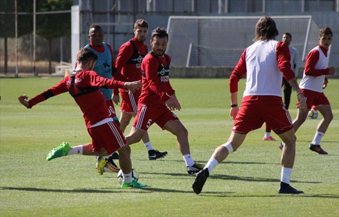 YİĞİDO HAZIRLIK MAÇI İÇİN ADANA´DA