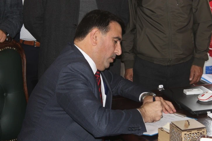 AK Parti’de İlk Aday Adayı Turan Topgül
