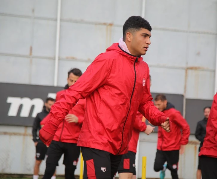 Sivasspor'un Genç Yıldızı Milli Takım Kampına Katıldı