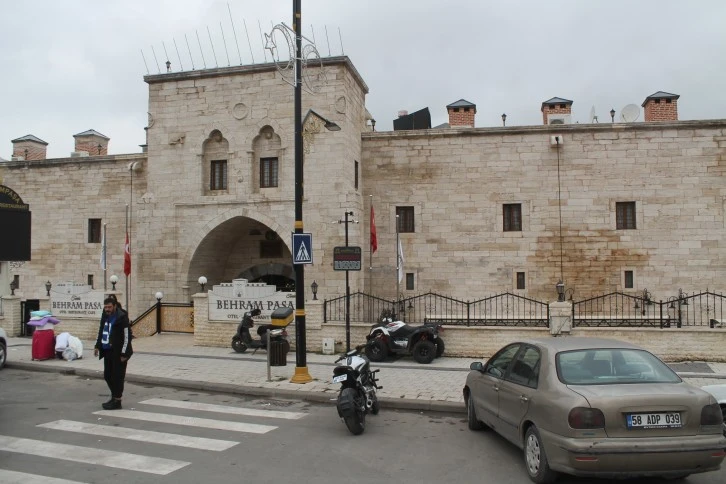 Sivaslı Vatandaşlardan Türk Bayrağı Tepkisi