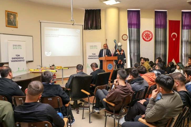 ÇEDAŞ’tan Öğrencilerin Kariyerlerine Yön Verecek Seminer