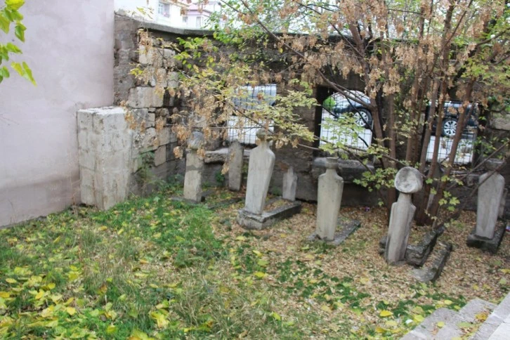 Sivas’ta 273 Yıllık Tarih Yok Oluyor