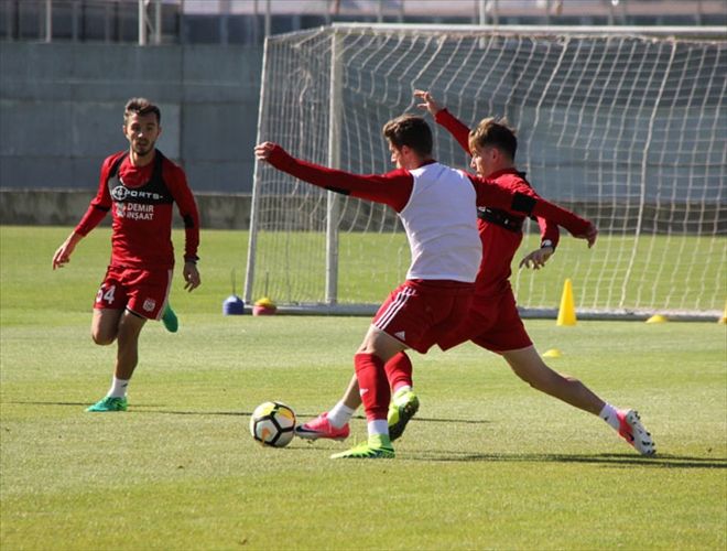 OYNAMAYANLAR ŞANS BULDU