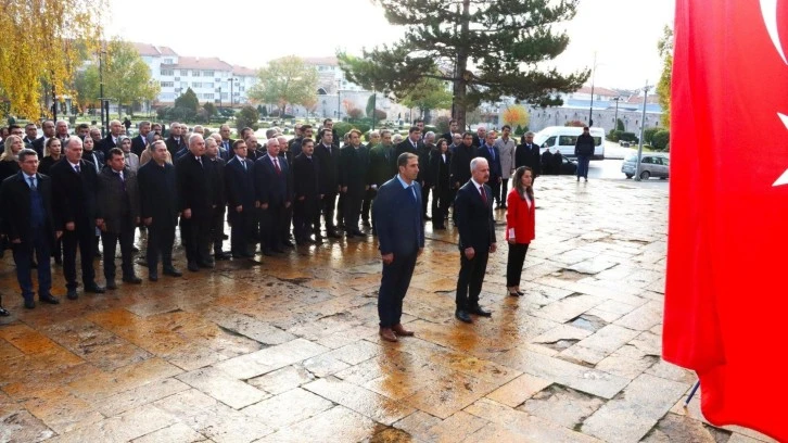 Sivas'ta Öğretmenler Günü Kutlandı